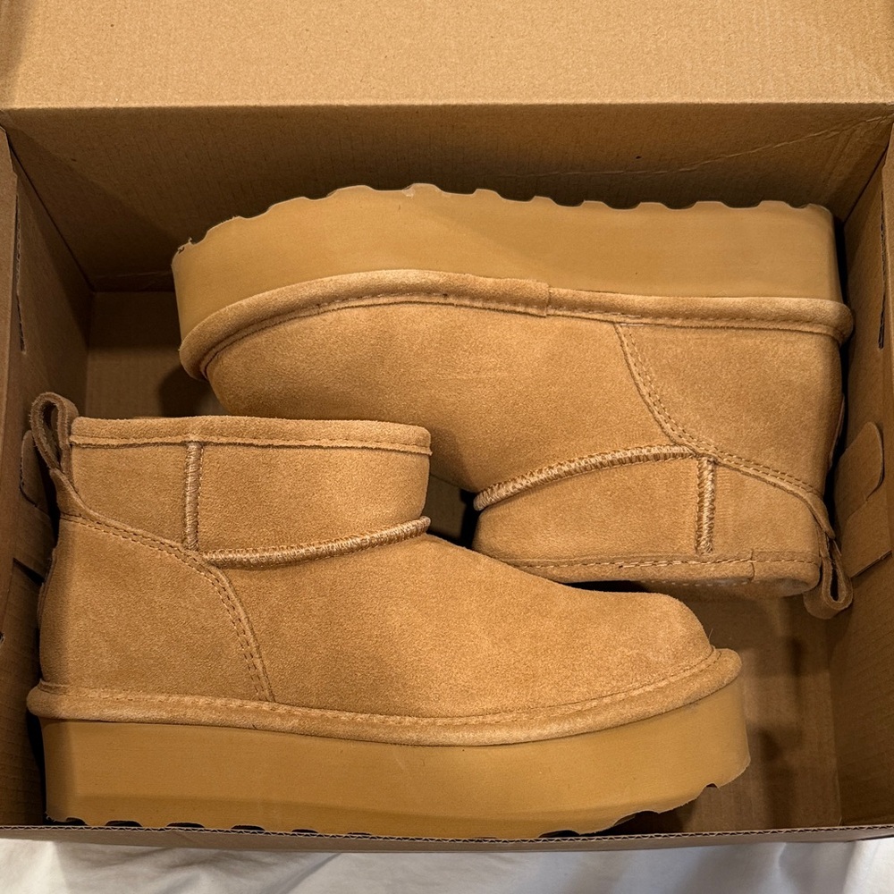 BearPaw Retro Shorty Boots - Iced Coffee Shade